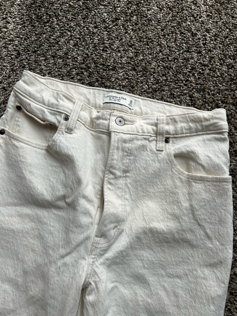 Abercrombie 90s straight cream jeans